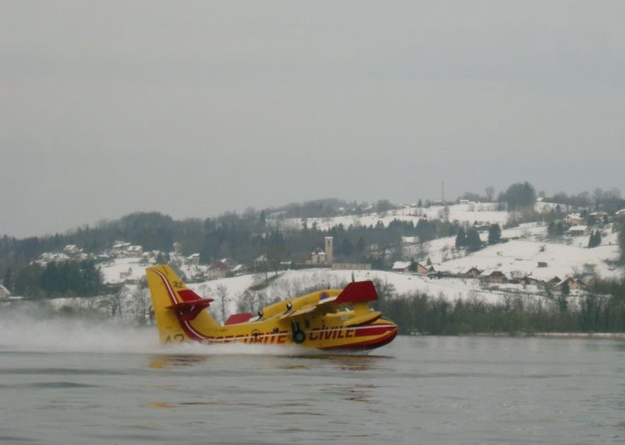 Canadairhiver.JPG